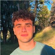 Estudiante de ADE con gran afinidad a las materias de letras. Son mi pasión junto con la economía.